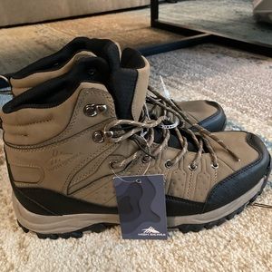 Brand New, High Sierra Boots Hiking